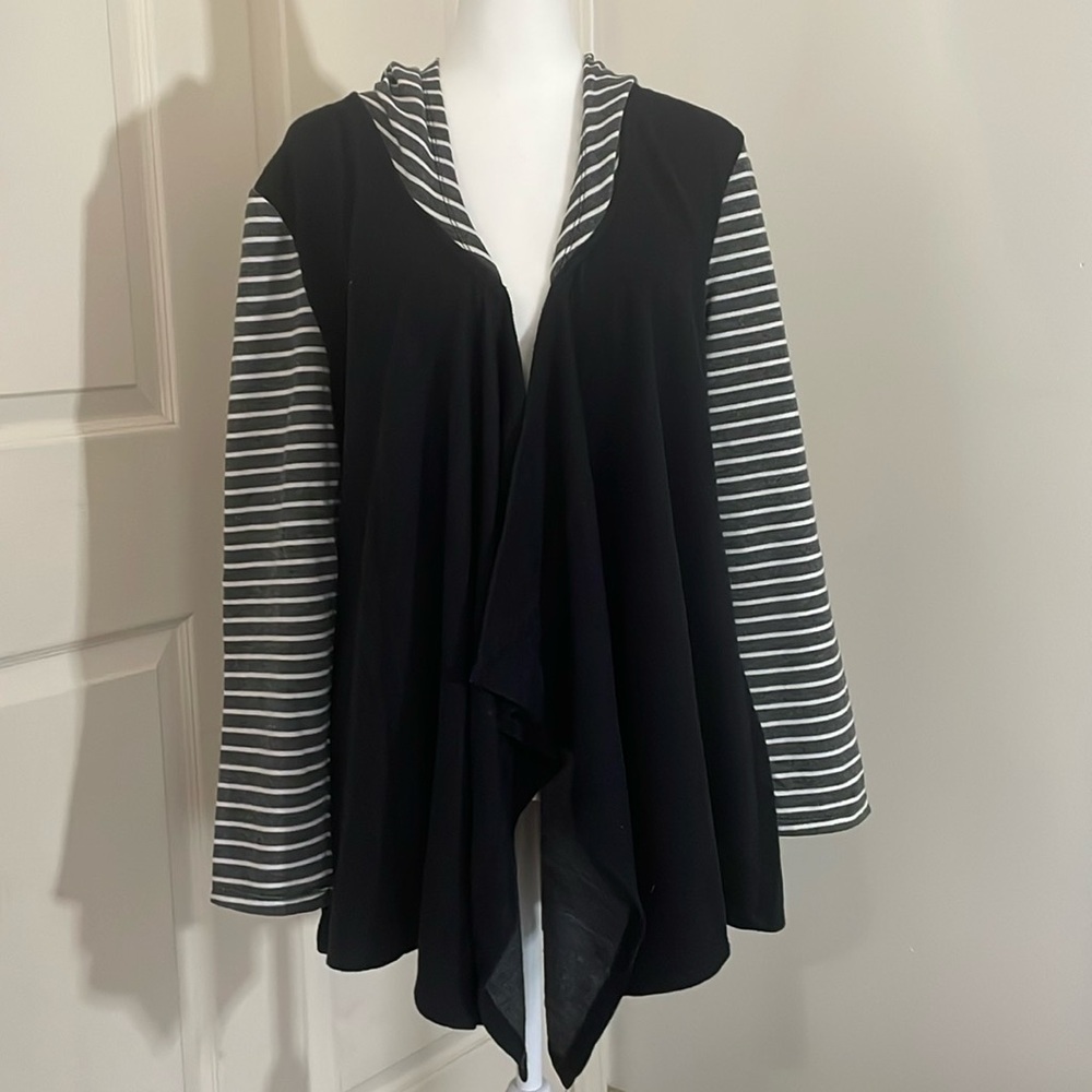 Activology hooded cardigan sweatshirt size large black and white